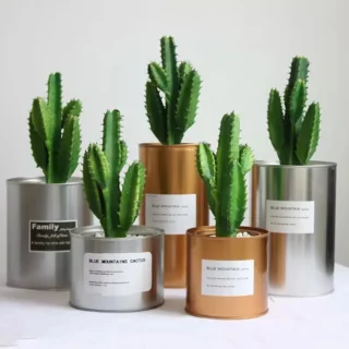 Cactus vert artificiel en pot pour décorer votre balcon ou votre salon