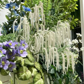 Fleurs amarantes artificielles tombantes