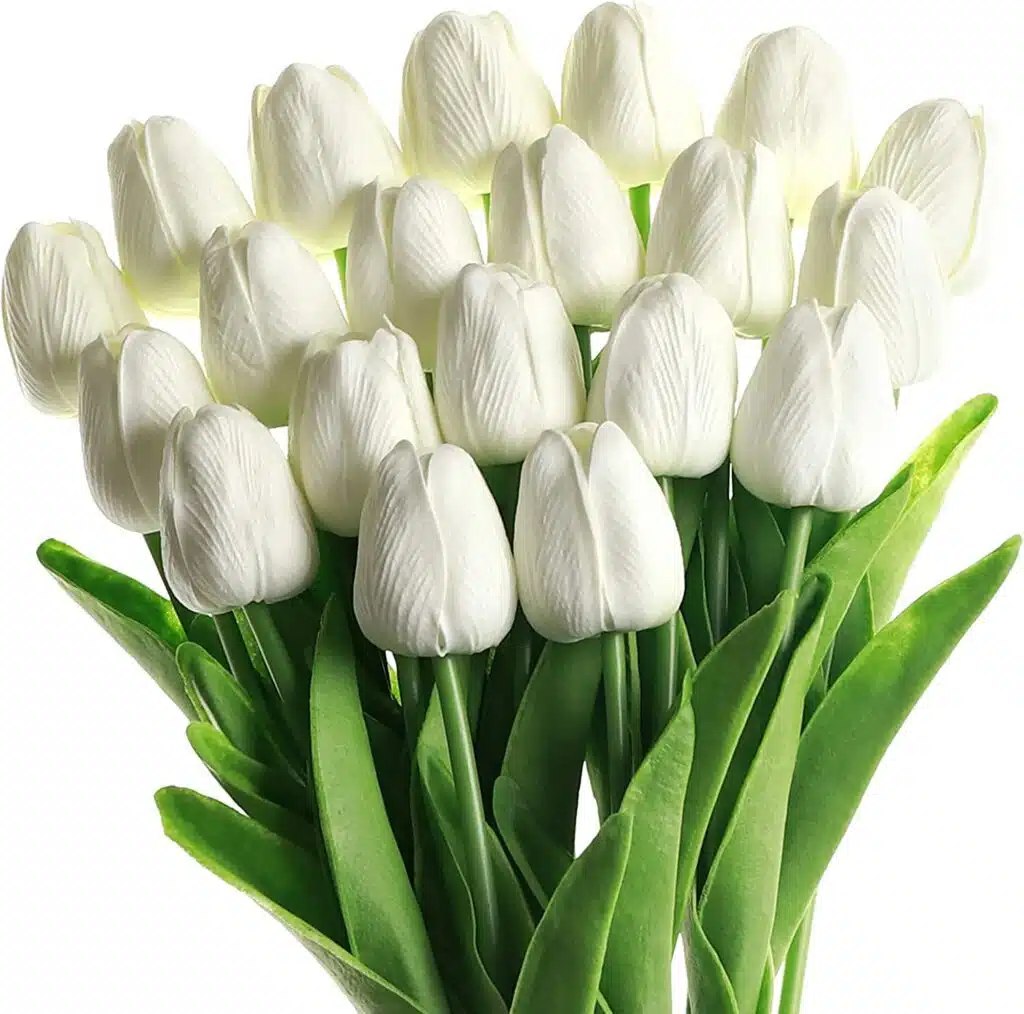 Fleurs blanches de tulipes artificielles en bouquet Fleurs blanches de tulipes artificielles en bouquet