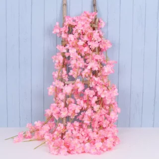 Fleurs de cerisier artificielles tombantes