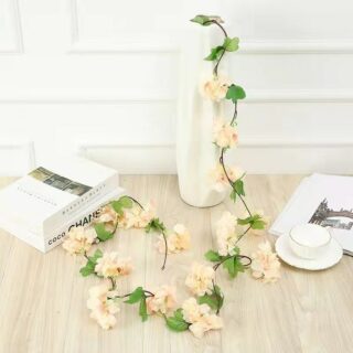Guirlande de fleurs de cerisier et feuilles artificielles