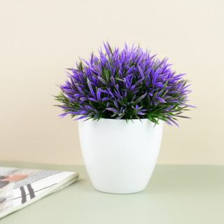 Petite plante artificielle en pot