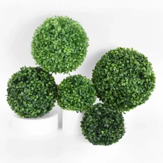 Plantes artificielles en forme de boule pour salon
